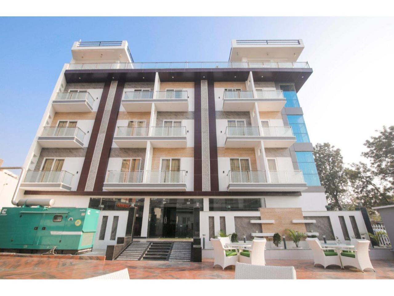 Kusum House Bed & Breakfast Greater Noida Ngoại thất bức ảnh