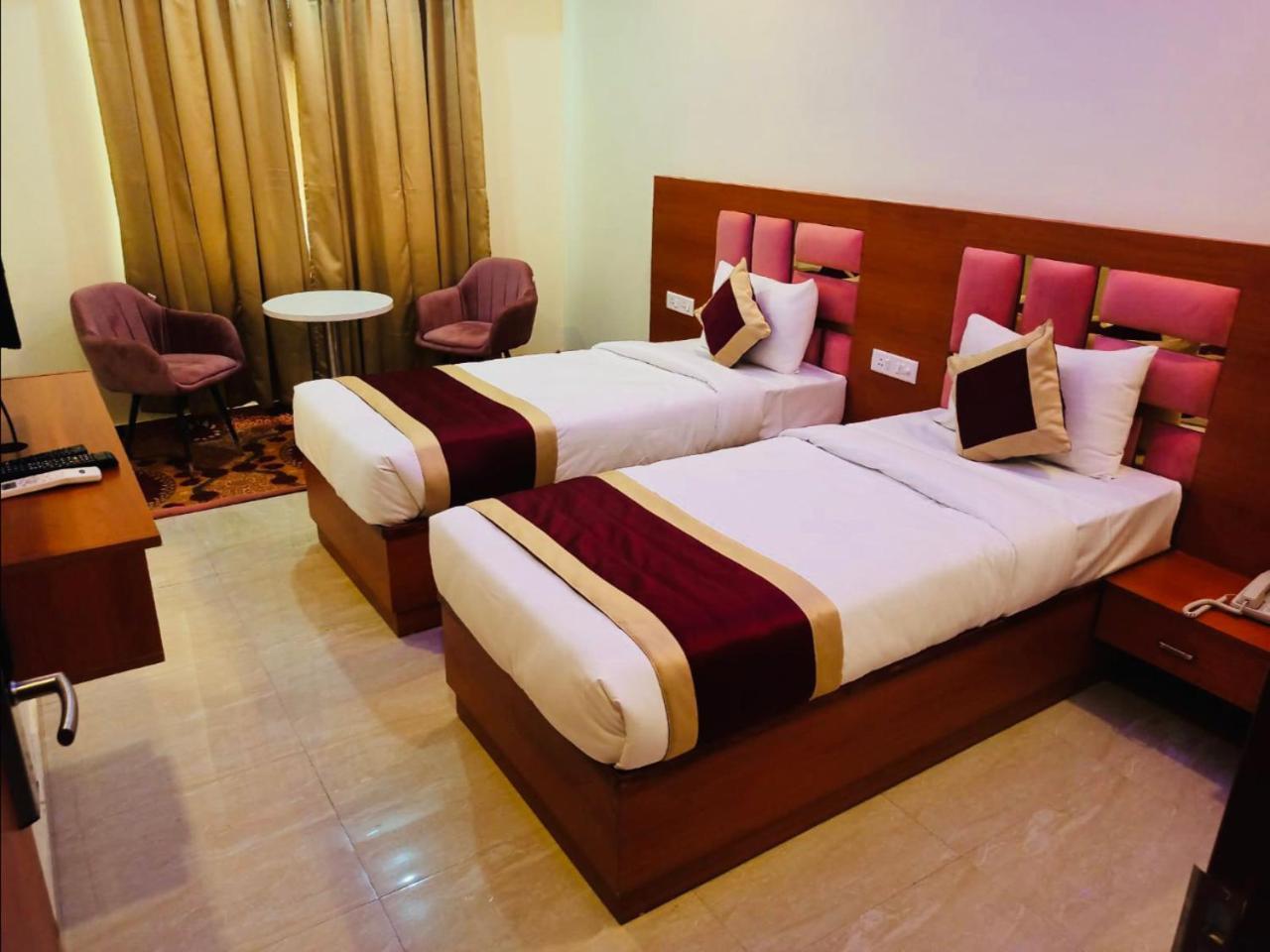 Kusum House Bed & Breakfast Greater Noida Ngoại thất bức ảnh